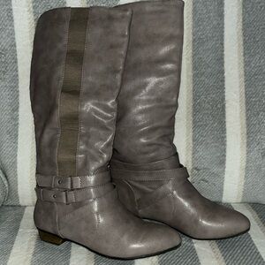 Olsenboye Boots Size 8.5 Taupe
